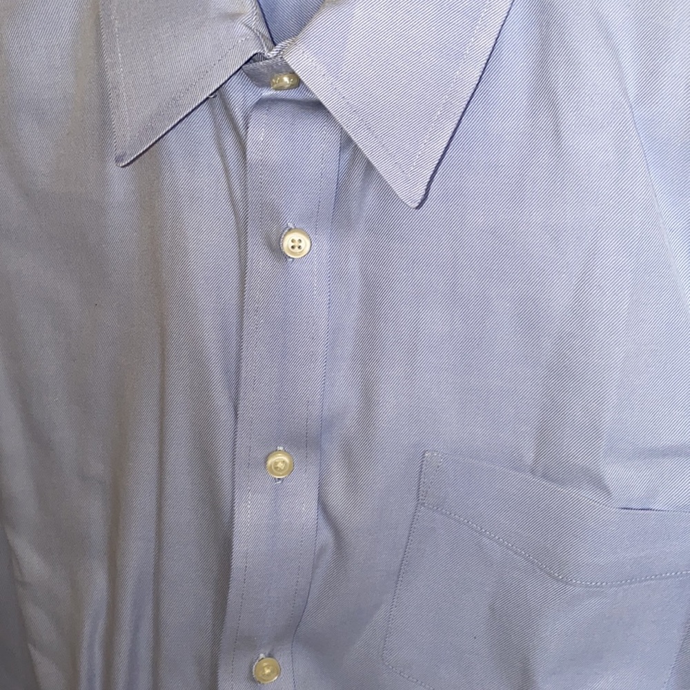 Button down - Picture 2 of 3